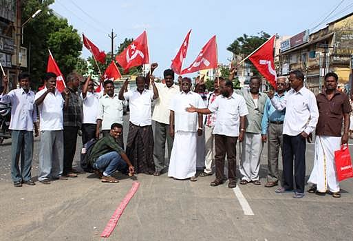 முதல்வர் அறிவிப்பு: சிதம்பரத்தில் மார்க்சிஸ்ட் கம்யூ கட்சி வெடி, வெடித்து கொண்டாட்டம்